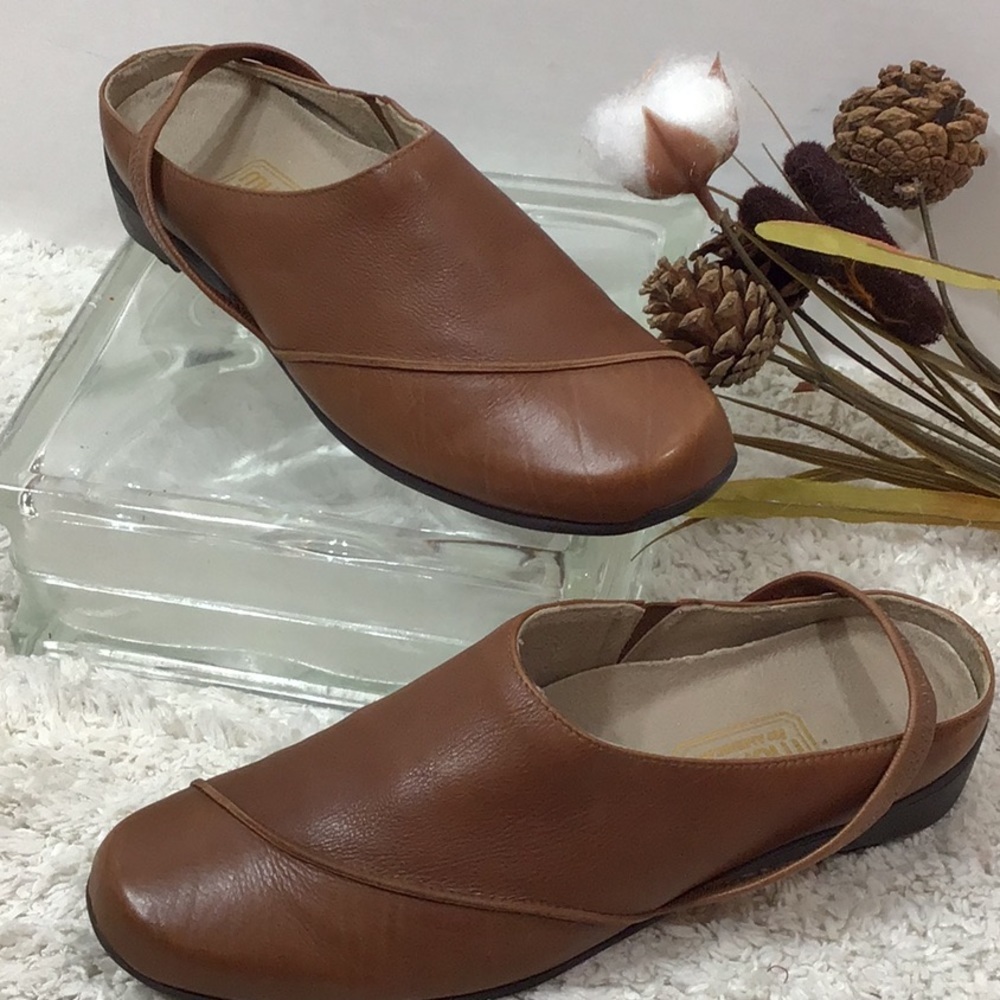 Munro tan leather slip on with heel strap
